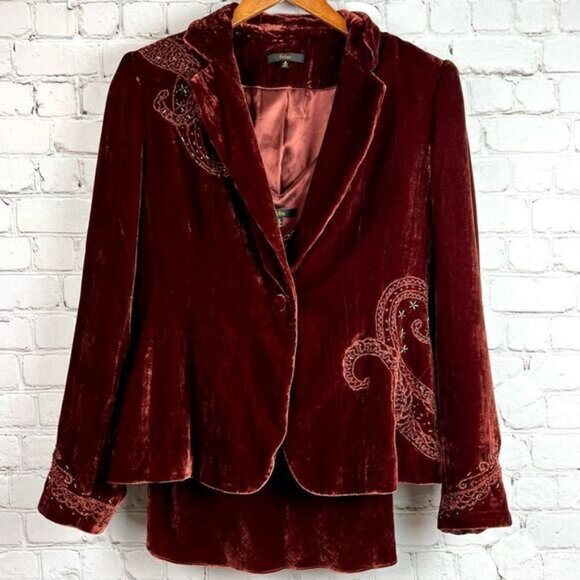 Reba 2 Piece Set: Wine Colored Velvet Sequin Top & Jacket Set Sz 6/8 - Picture 12 of 16